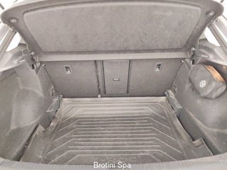 VOLKSWAGEN T-Roc 1.0 TSI Life 15