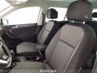 VOLKSWAGEN Tiguan 1.5 TSI ACT Life 8