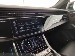 AUDI Q8 RS TFSI V8 quattro tiptronic 20