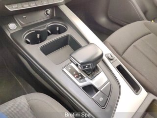 AUDI A4 Avant 40 g-tron S tronic Business Advanced 11