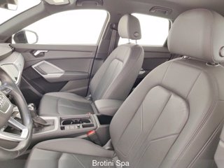 AUDI Q3 35 TFSI Business Advanced 8