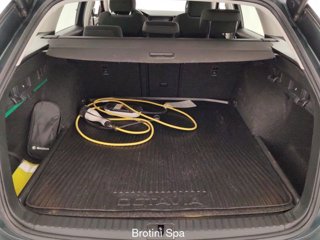 SKODA Octavia 1.5 e-TEC DSG Wagon Executive 13