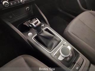 AUDI Q2 30 TDI Admired 10