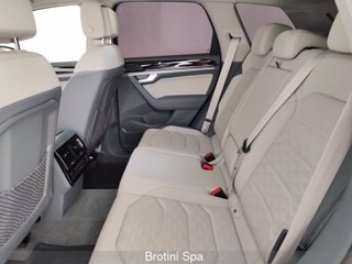 VOLKSWAGEN Touareg 3.0 V6 TDI SCR R-Line 9