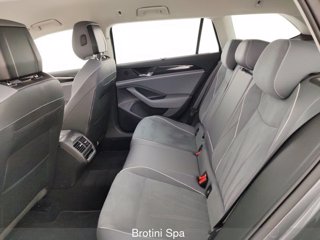 VOLKSWAGEN Passat 2.0 TDI 150 CV SCR DSG Business 9