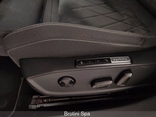 VOLKSWAGEN Golf 1.5 TGI DSG Style 9