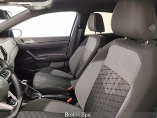 VOLKSWAGEN Polo 1.0 TSI R-Line 8