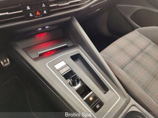 VOLKSWAGEN Golf 2.0 TSI GTI DSG 10