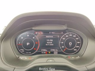 AUDI Q2 35 TDI S tronic Identity Black 14