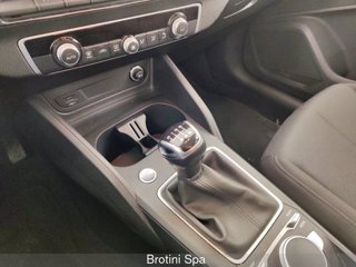 AUDI Q2 35 TFSI Business Advanced 10