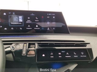 PEUGEOT 3008 Hybrid 136 e-DCS6 Allure 11