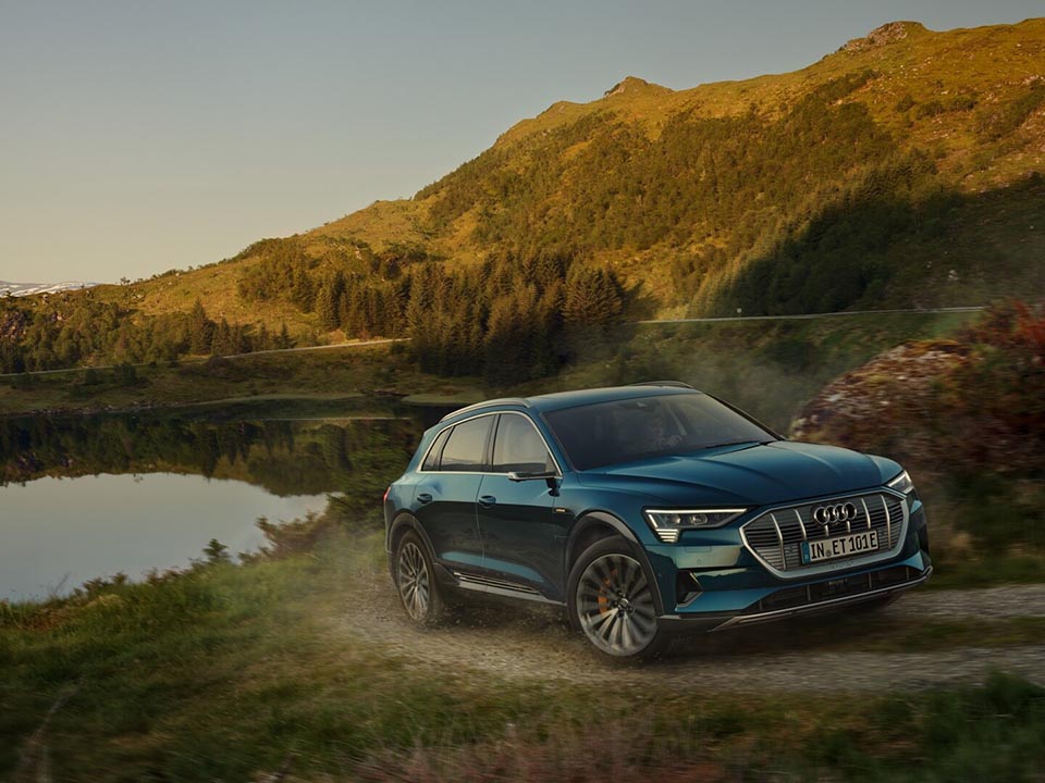 Audi E Tron La Spezia e Massa esterni