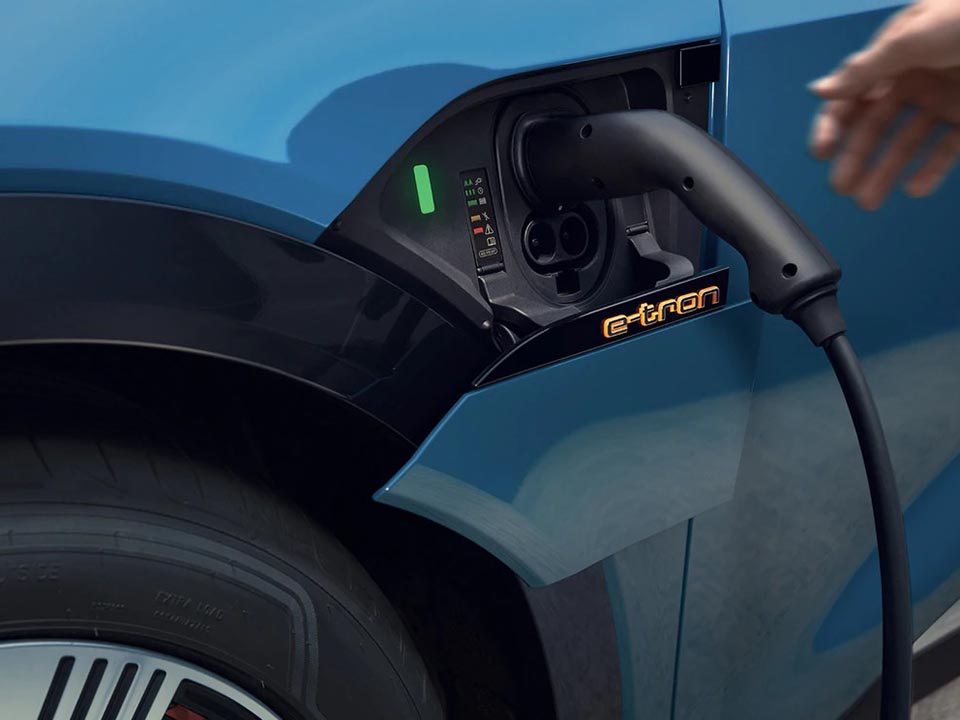 Audi E Tron La Spezia e Massa ricarica